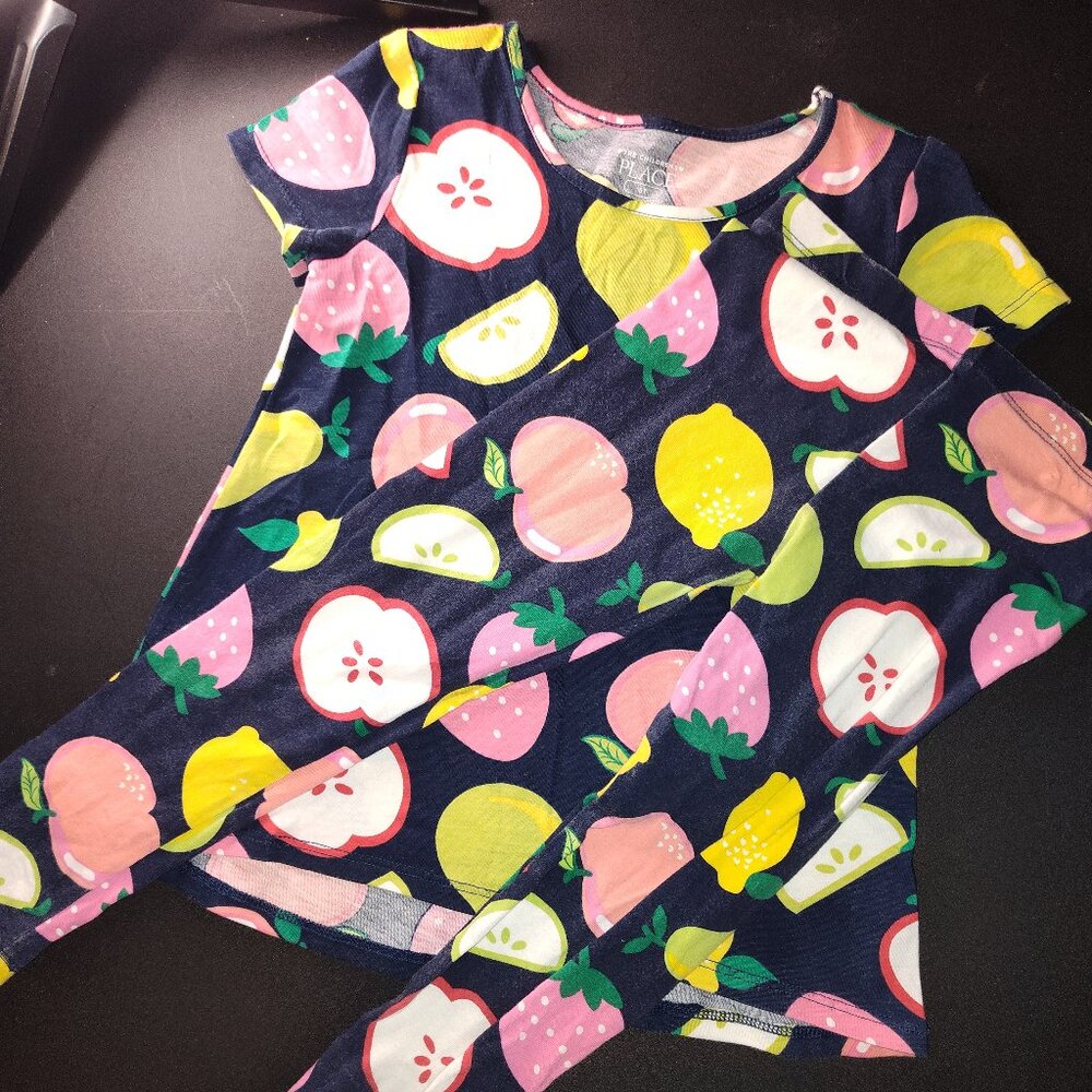 PRE-OWNED CHILDREN PLACE 2 PIECE MATHCHING FRUITY PANTS SET